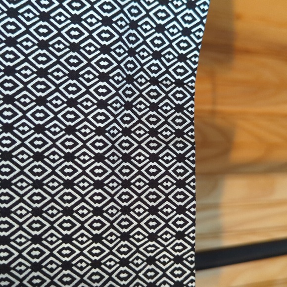 Rafaella Comfort Shorts White Geometric Pull On Elastic Waistband 18 NICE - Picture 4 of 9